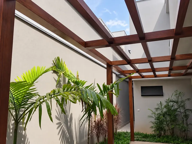 Pergolado no jardim